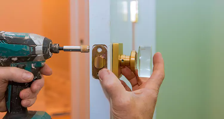 Broken Door Knob Fix in Belmont, CA